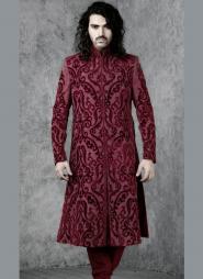 Бордовый необычный индийский свадебный мужской костюм из парчи