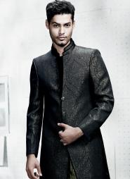 Чёрный национальный свадебный мужской костюм из шёлка (брюки тёмно-оливковые), Индия