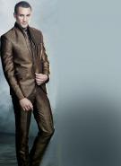 Коричневый мужской дорогой костюм-тройка (с жилетом) + рубашка + галстук