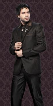 Чёрный классический мужской костюм-тройка (с жилетом) + рубашка + галстук с брошью