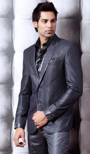 Классический мужской костюм-двойка цвета маренго + рубашка