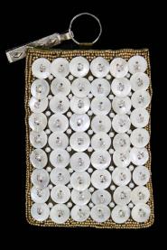 Индийская маленькая сумочка-брелок, вышитая бисером, украшенная стразами