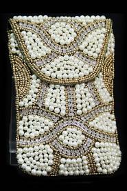 Индийская маленькая сумочка, вышитая бисером, украшенная стразами