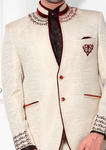 Бежевый мужской костюм