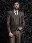 Коричневый мужской костюм-тройка (с жилетом) + белая рубашка с галстуком