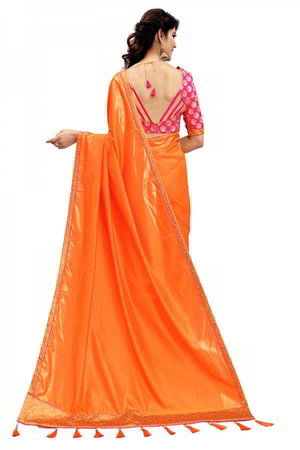Оранжевое шёлковое индийское сари, украшенное вышивкой