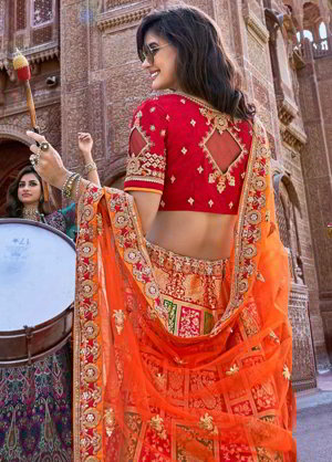 Разноцветный шёлковый индийский женский свадебный костюм лехенга (ленга) чоли, украшенный вышивкой