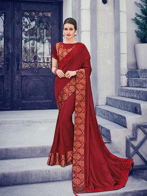 Бордовое шёлковое индийское сари, украшенное вышивкой со стразами