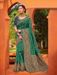 *Зелёное шёлковое и жаккардовое оригинальное индийское сари, украшенное вышивкой со стразами