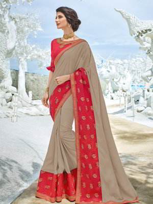 Бежевое и красное шёлковое индийское сари, украшенное вышивкой со стразами