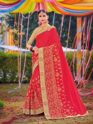 Красное шёлковое индийское сари, украшенное вышивкой со стразами, бусинками
