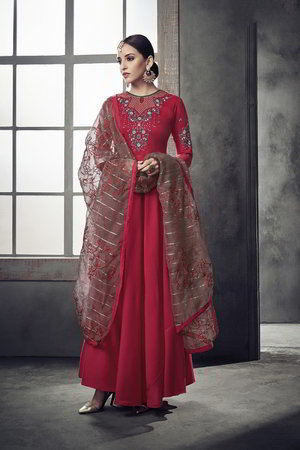 Длинное платье в пол из муслина цвета кардинал, с длинными рукавами, украшенное вышивкой