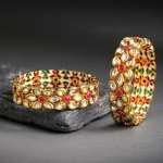 Позолоченные индийские браслеты с разноцветными стразами