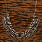 *Серебристое и золотое индийское украшение на шею