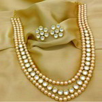 *Молочное и золотое индийское украшение на шею со стразами, искусственными камнями