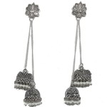 *Молочные и серебристые латунные индийские серьги с перламутровыми бусинками