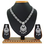 *Молочное и серебристое индийское украшение на шею со стразами