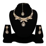 *Молочное и золотое индийское украшение на шею со стразами