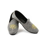 Серые моджари, украшенные вышивкой люрексом