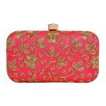 Светло-вишнёвая женская сумочка-клатч, украшенная вышивкой