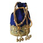 *Синяя шёлковая сумочка-мешочек, украшенная вышивкой со стразами