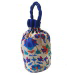 *Разноцветная жаккардовая сумочка-мешочек, украшенная печатным рисунком