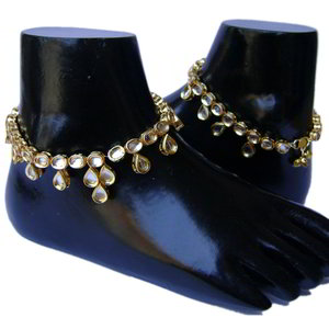 Молочный и золотой браслет на ногу с искусственными камнями
