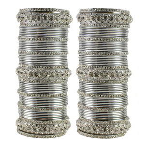 Серебристый латунный индийский браслет со стразами