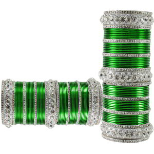 Серебристый и зелёный индийский браслет из латуни со стразами
