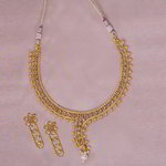 *Молочные, цвета меди и золотые индийское украшение на шею из меди с перламутровыми бусинками