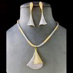 *Серебристый, цвета меди и золотой медный индийский кулон на шею со стразами