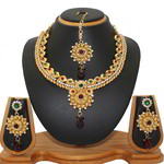 *Бордовое, золотое и красное индийское украшение на шею со стразами, бисером