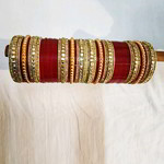 *Бордовый и золотой индийский браслет со стразами