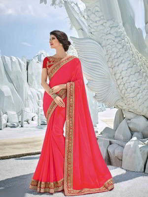 Красное шёлковое индийское сари, украшенное вышивкой со стразами, стразами