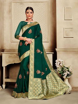Зелёное шёлковое индийское сари, украшенное вышивкой с стразами