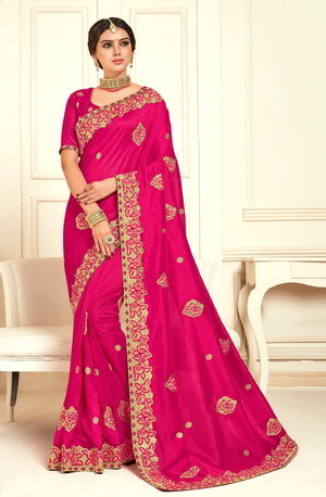 Пурпурное шёлковое индийское сари, украшенное вышивкой с стразами