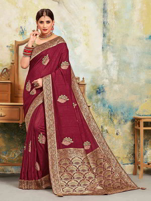 Бордовое шёлковое индийское сари, украшенное вышивкой с стразами