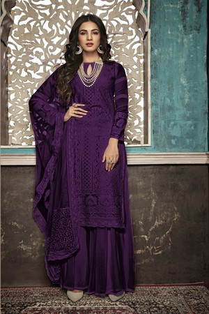 Фиолетовое платье / костюм из креп-жоржета и фатина, украшенное вышивкой
