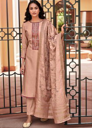 Персиковое индийское платье / костюм с рукавами три четверти