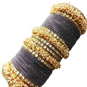 Чёрный, золотой и серый индийский браслет с бисером
