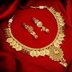 *Коричневое и золотое индийское украшение на шею с перламутровыми бусинками