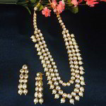 *Молочное и золотое индийское украшение на шею с искусственными камнями