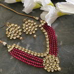 *Молочное и золотое индийское украшение на шею с искусственными камнями