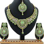 *Зелёное и золотое медное индийское украшение на шею со стразами