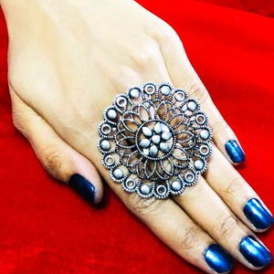 Серебристое женское индийское кольцо из латуни