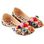 *Разноцветная индийская женская обувь, украшенная печатным рисунком