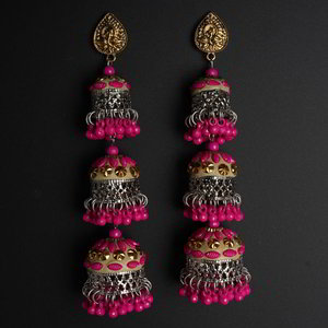 Золотые и розовые индийские серьги с бисером