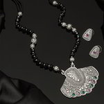 *Серебристое и зелёное индийское свадебное украшение (мангалсутра) с искусственными камнями