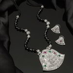 *Серебристое и зелёное индийское свадебное украшение (мангалсутра) с искусственными камнями