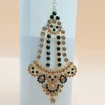 *Зелёное и золотое индийское украшение на голову (манг-тика) со стразами